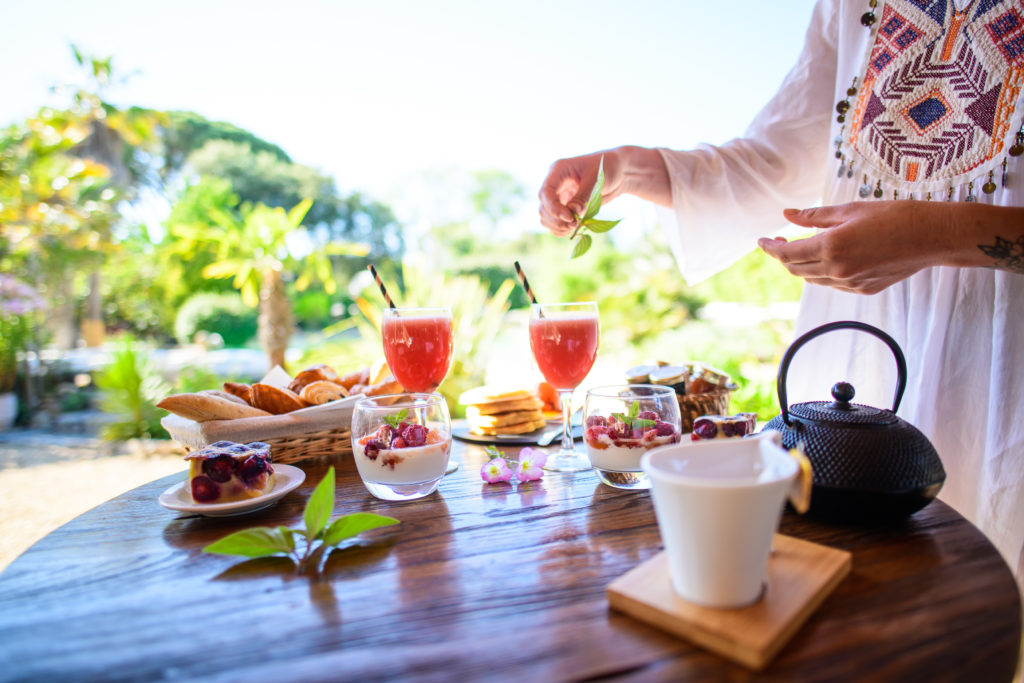 Petit déjeuner romantique - weekend en amoureux en hérault